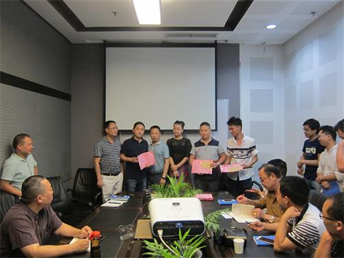 月冠军 - 副本.jpg